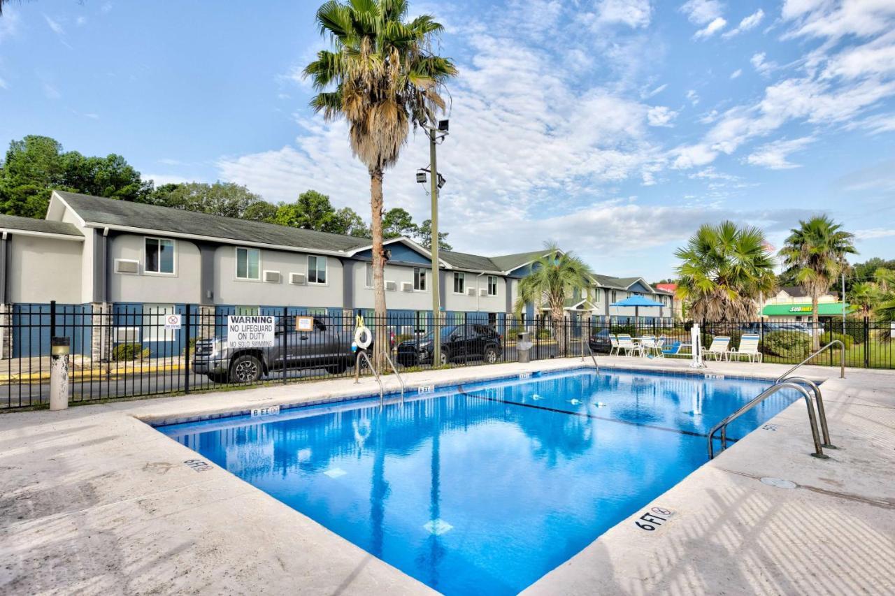 Days Inn By Wyndham Savannah Gateway I-95 Exterior photo